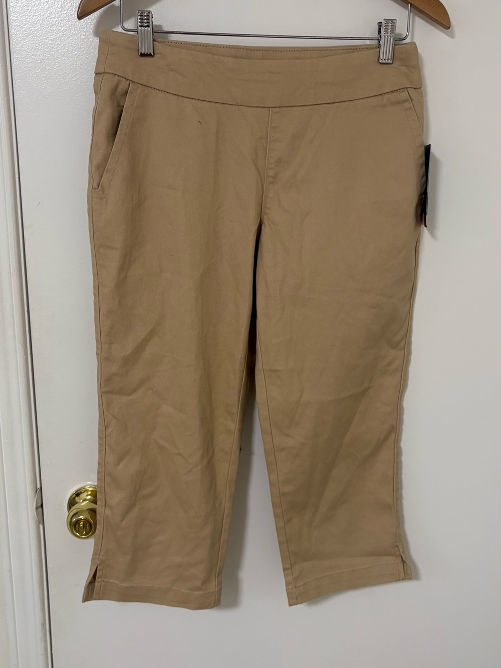 Chaps Tan Pull-On Capri Pants